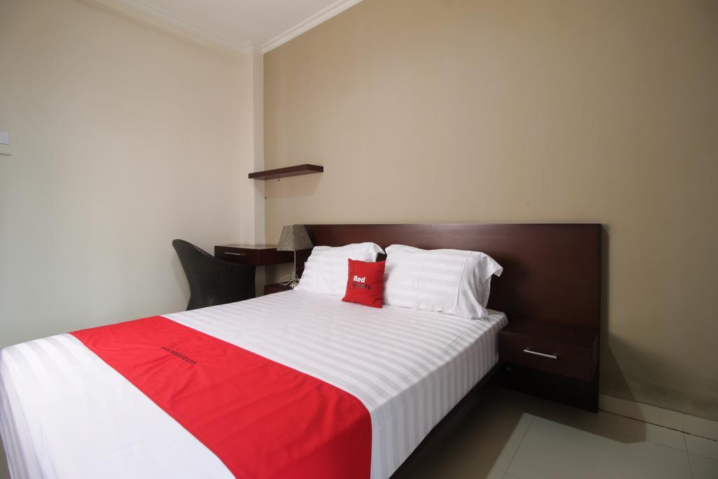 Reddoorz Plus Near Ambassador Mall 자카르타 외부 사진