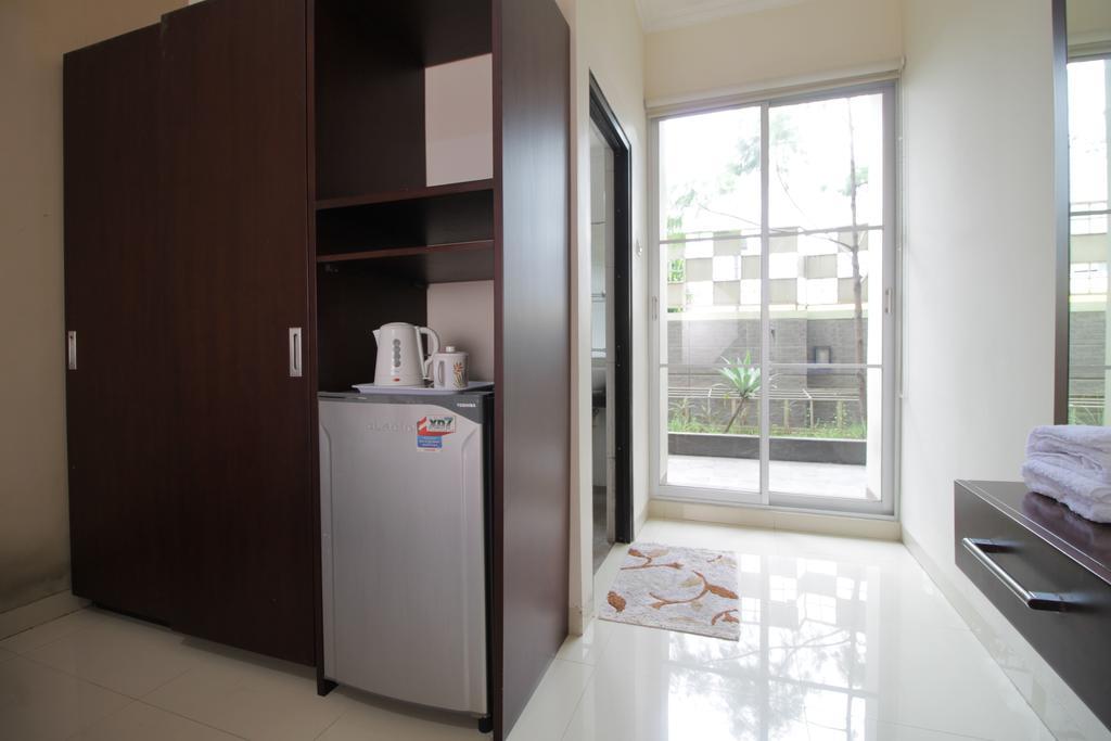 Reddoorz Plus Near Ambassador Mall 자카르타 외부 사진